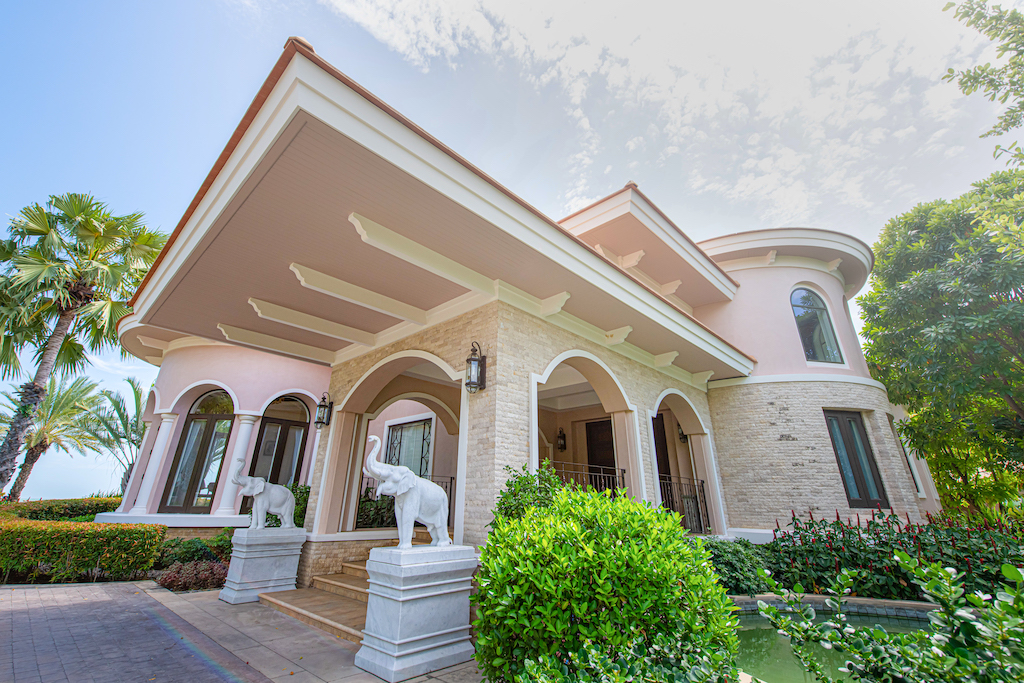 LUXURY PRIVATE RESIDENCE